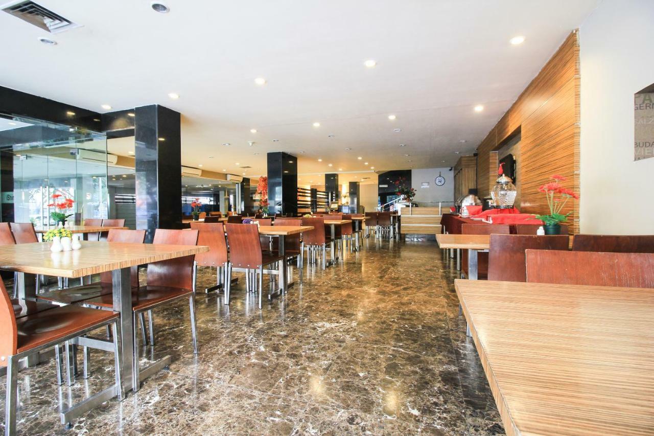 Aston Pekanbaru City Hotel Eksteriør billede