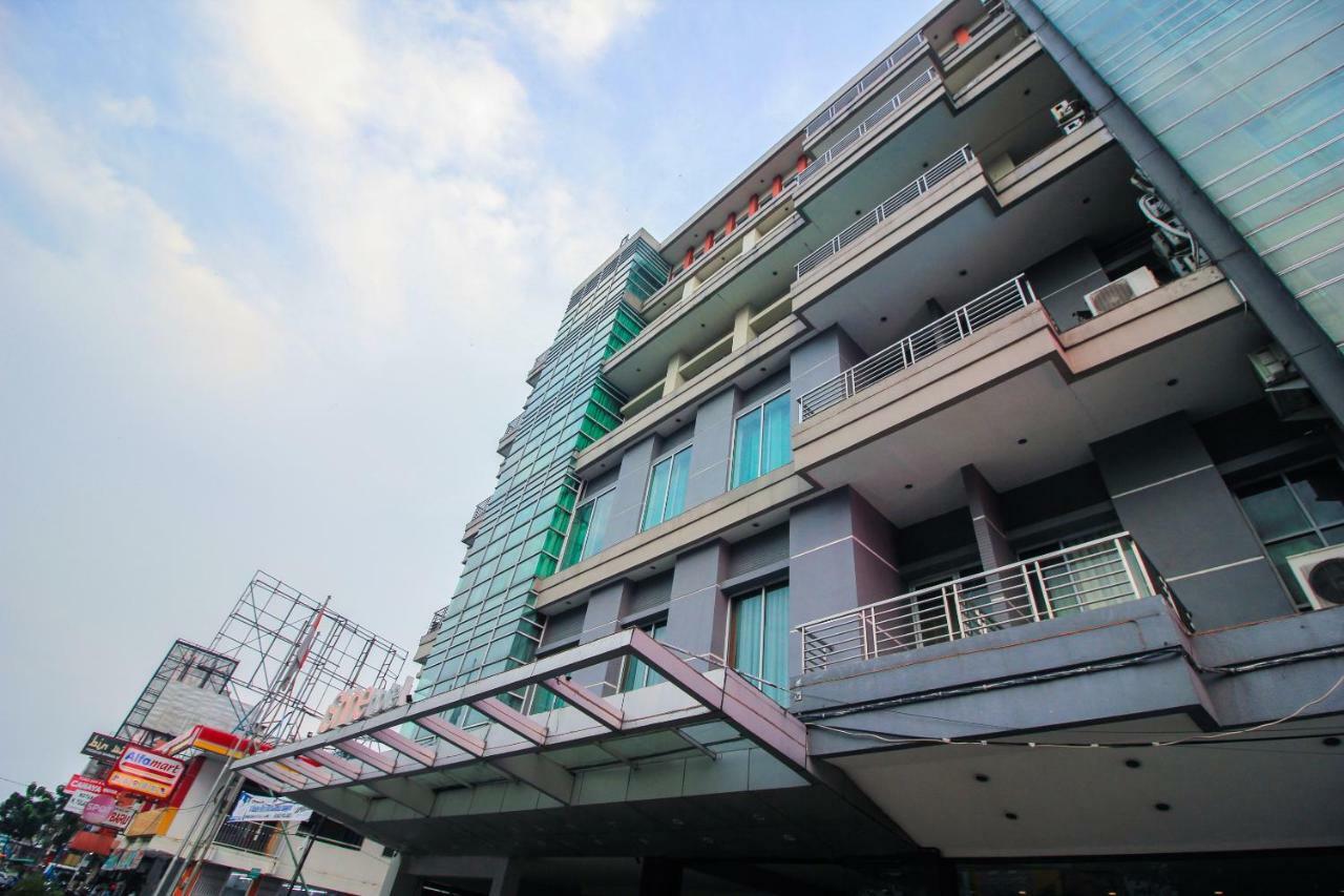 Aston Pekanbaru City Hotel Eksteriør billede